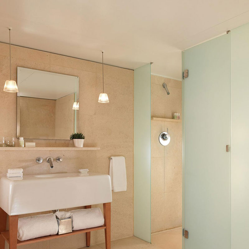 Corner Suite