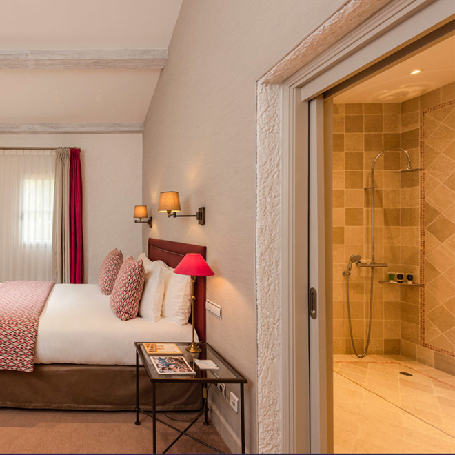 Single Room Queen