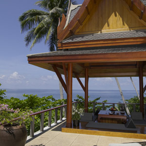 Deluxe Ocean Pool Pavilion