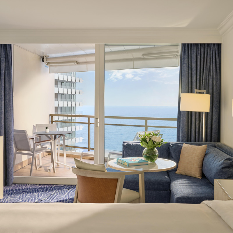 DELUXE SEA VIEW - 1 KING BED