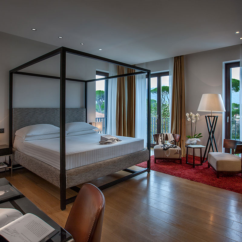 Alcove - 1 King Bed