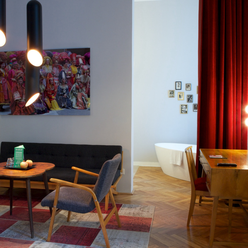 Suite M