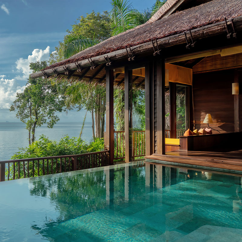Beachfront Pool Villa Suite