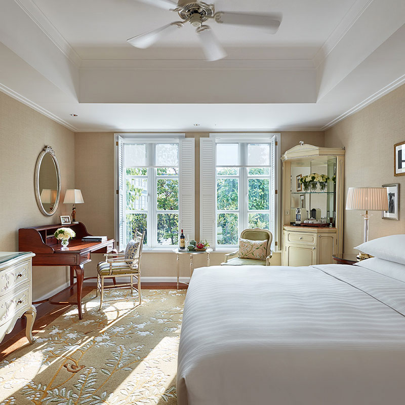 GARDEN VIEW KING BED 