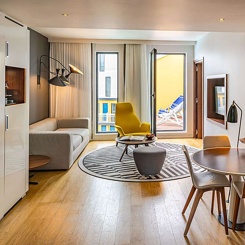 Pool Suite