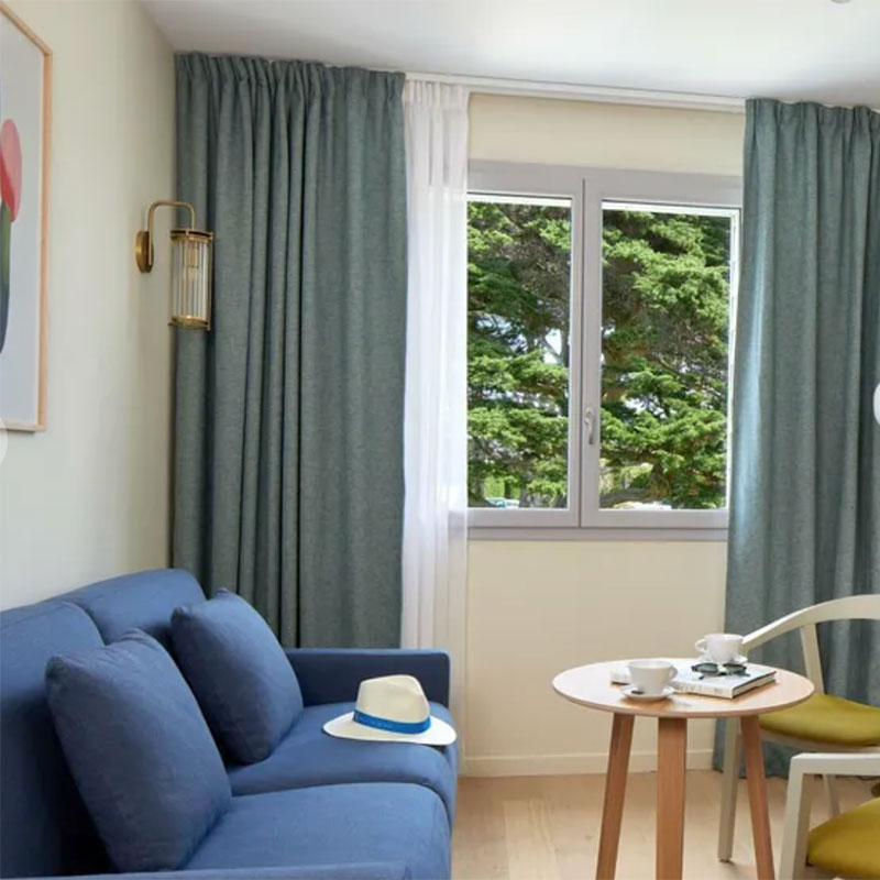 Junior Garden/Courtyard View Suite