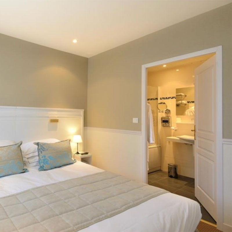 Family Land Room