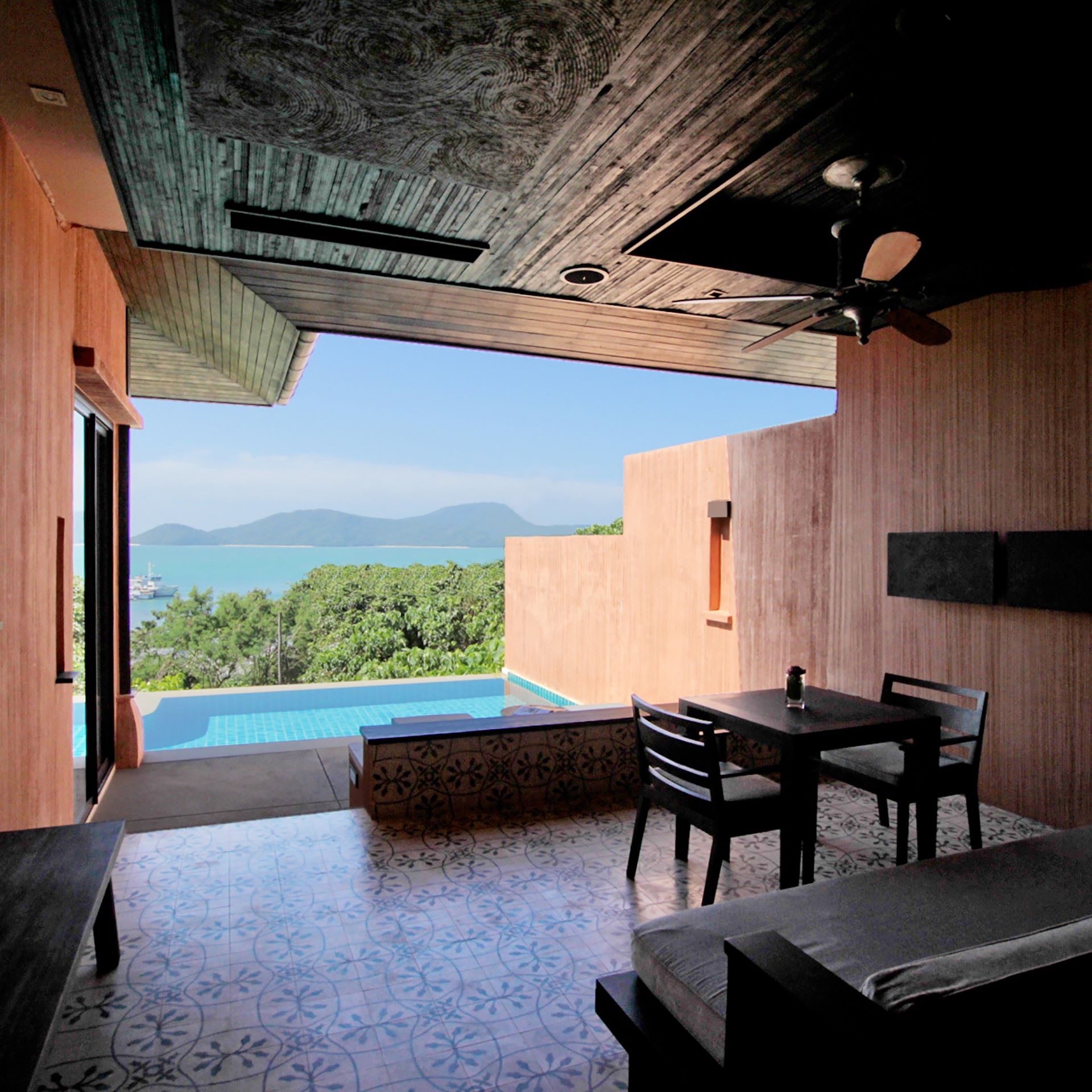 1 Bedroom Family Suite Partial OceanView