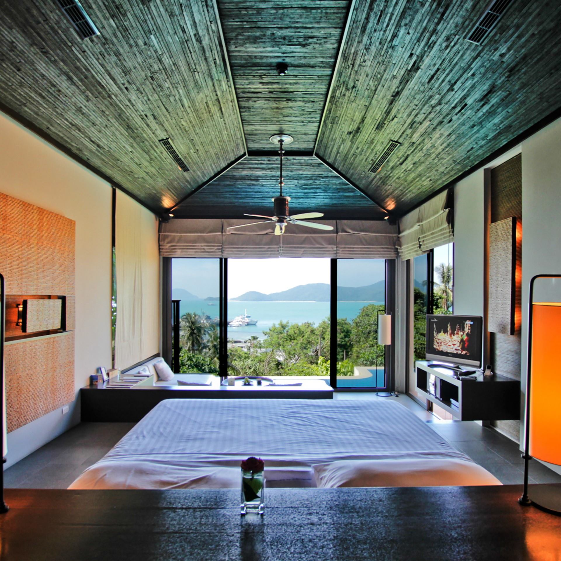 1 Bedroom Family Suite Partial OceanView