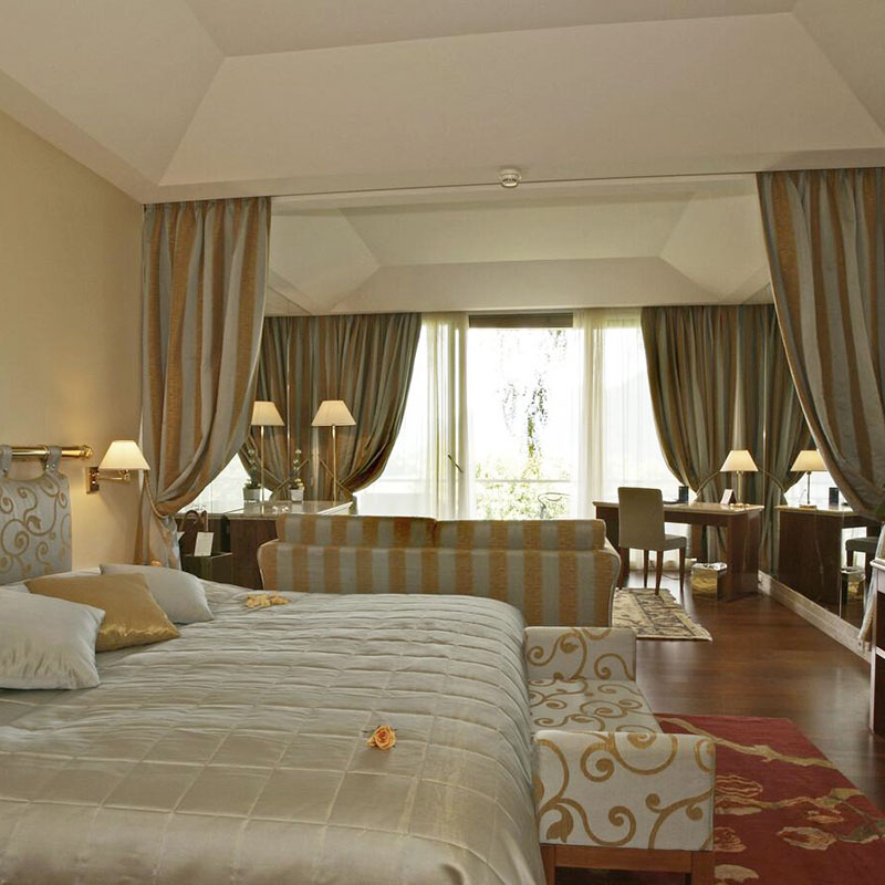 Deluxe One Bedroom Suite