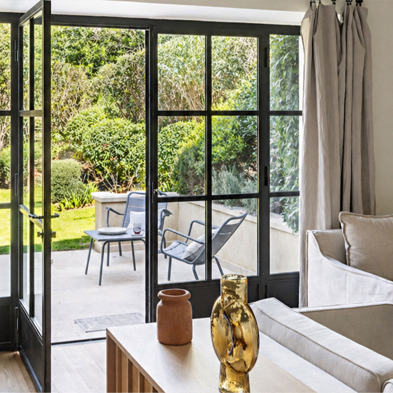 Suite Alphonse de Savornin with terrace