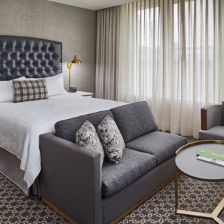 Deluxe Room - 1 King Bed