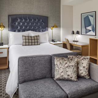 Superior Room - 1 Queen Bed