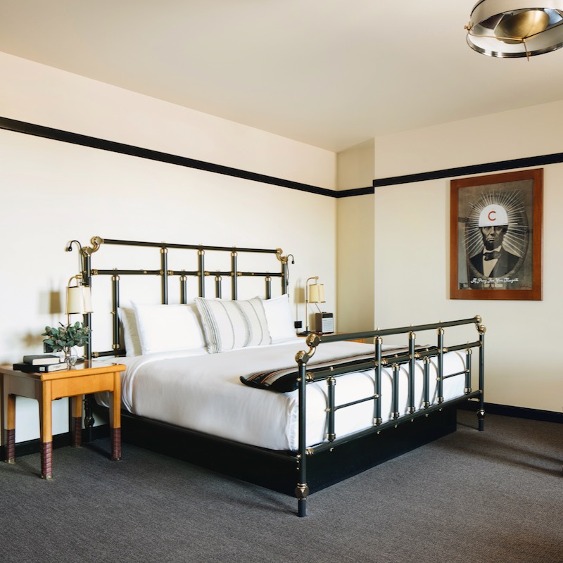 JUNIOR SUITE K WITH MILLENNIUM PARK VIEW