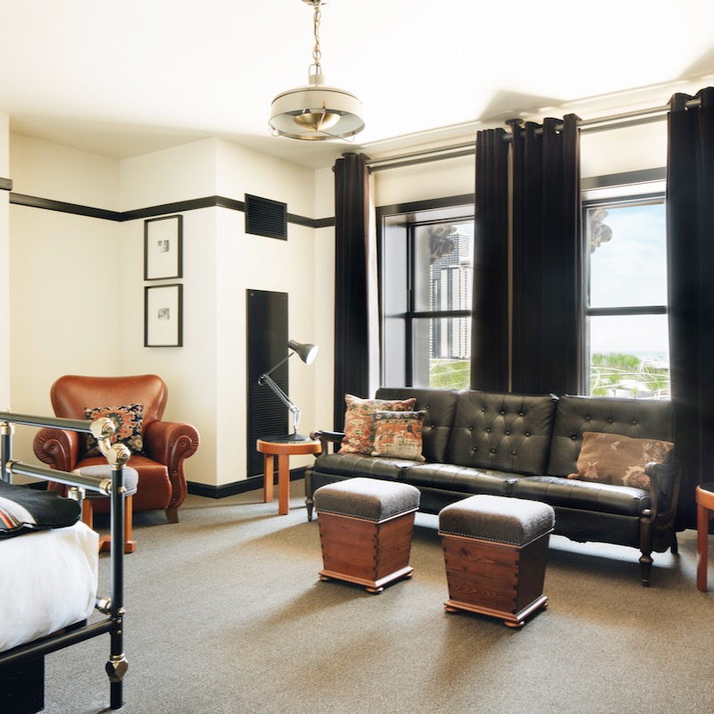 JUNIOR SUITE K WITH MILLENNIUM PARK VIEW