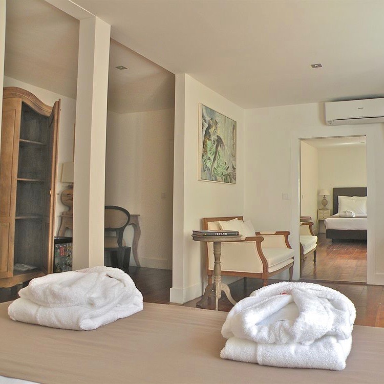 Pool Suite