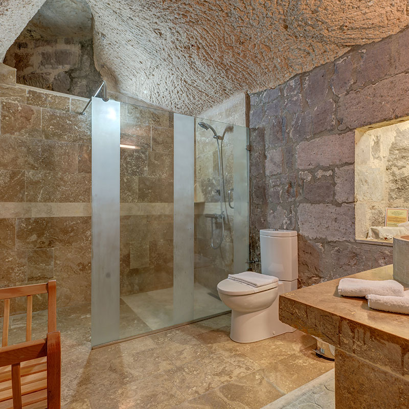 Deluxe Cave Room
