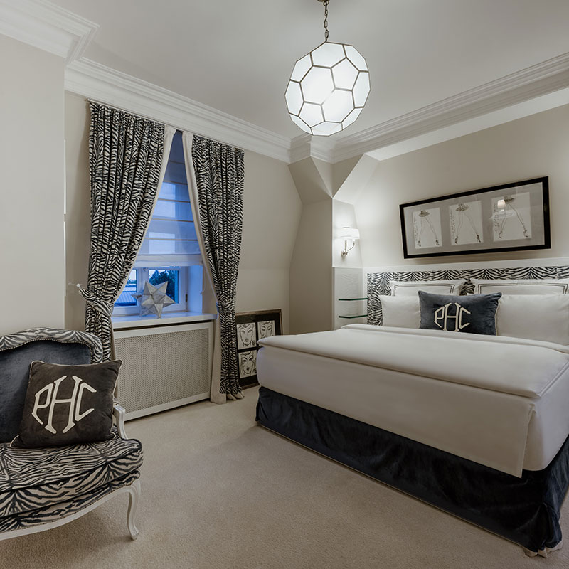 Premium Room - 1 King Bed 
