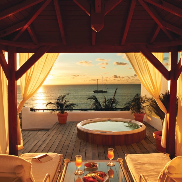 One-Bedroom Plunge Pool Suite