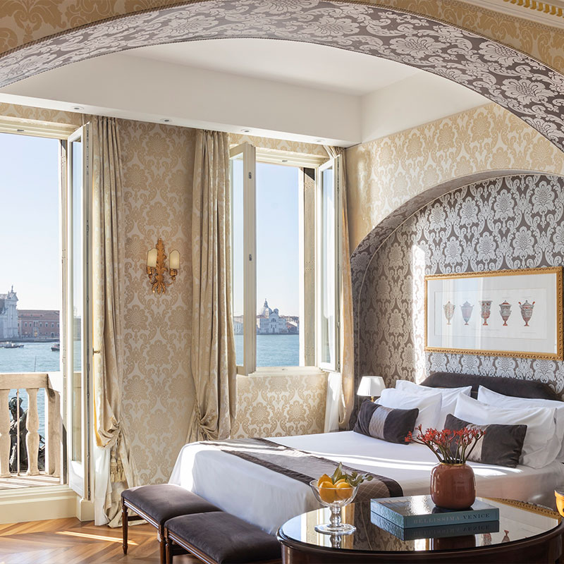 Junior Suite Lagoon view with Balcony