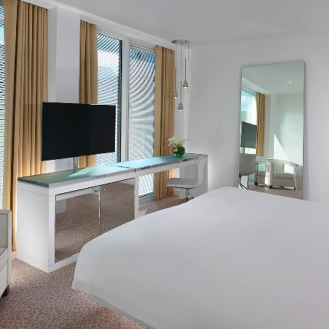 Deluxe Queen Room w/ Private Patio