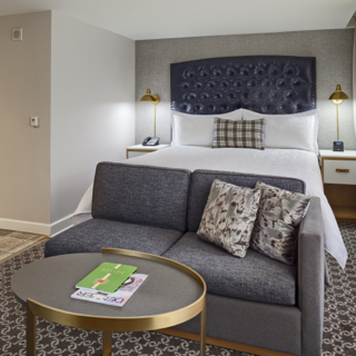 Petite One King Room