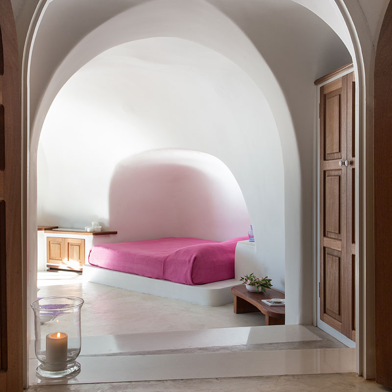 Deluxe Suite w/ Jacuzzi