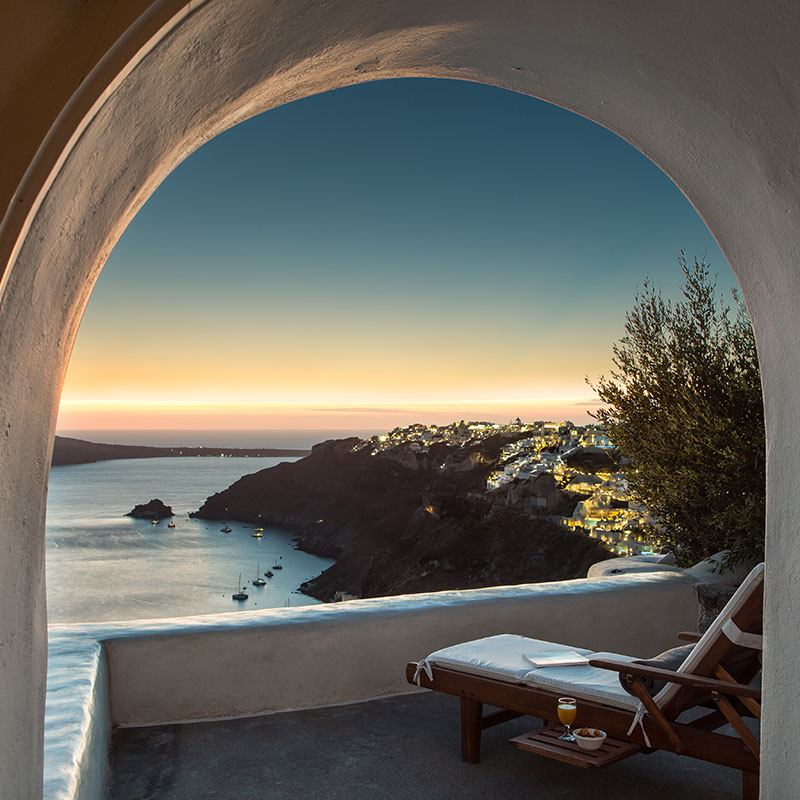 Deluxe Suite w/ Jacuzzi