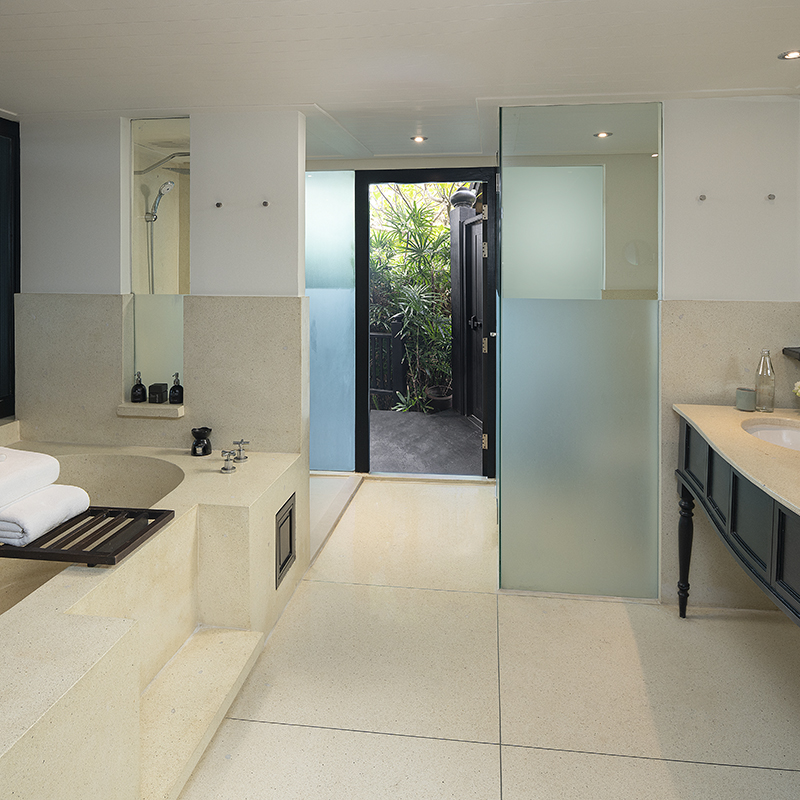 Luxury Beach Front Pool Suite