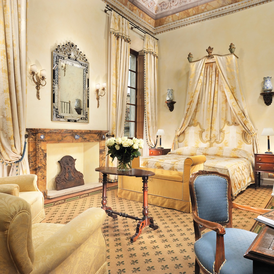 Connecting Room