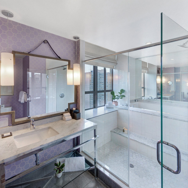 1 King Comm Mobil Access Roll In Shower