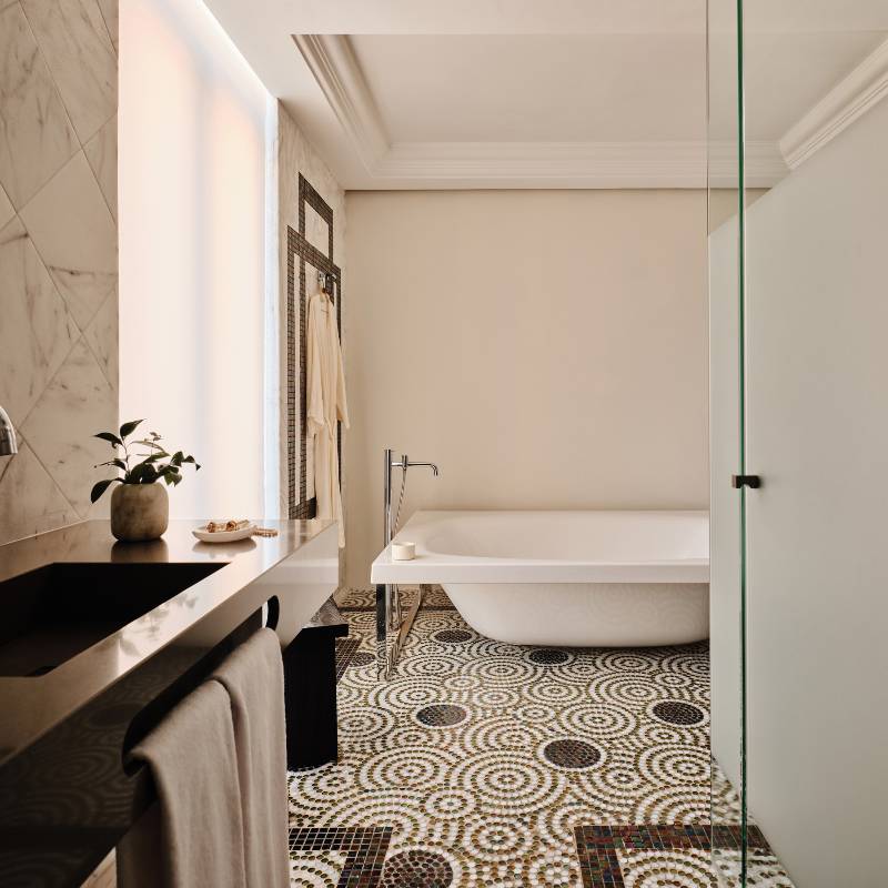 Grand Suite - Breakfast Included