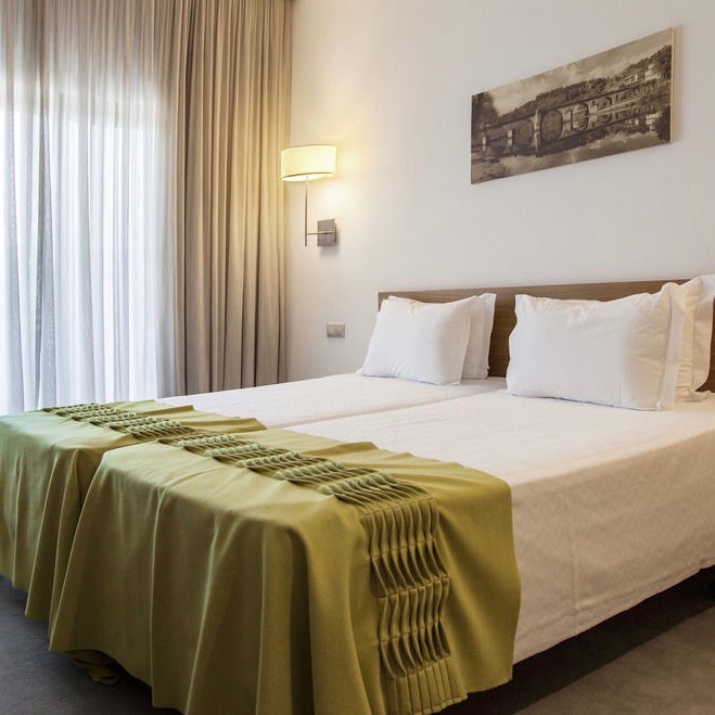Twin Room (with extra bed)