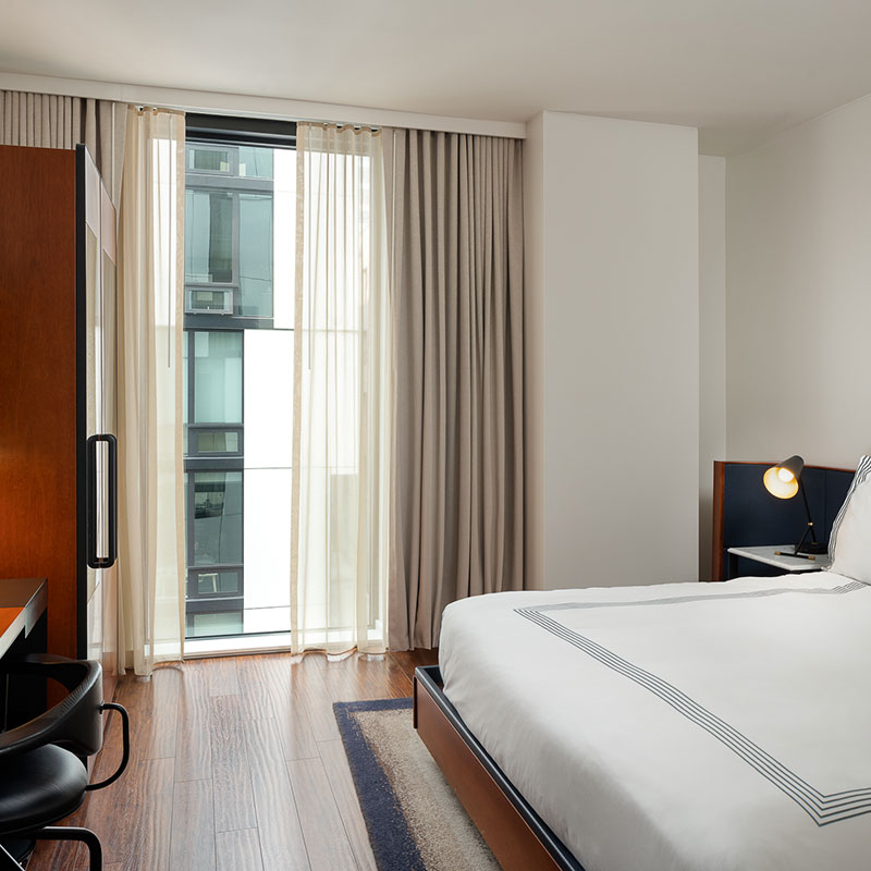 1 King Bed