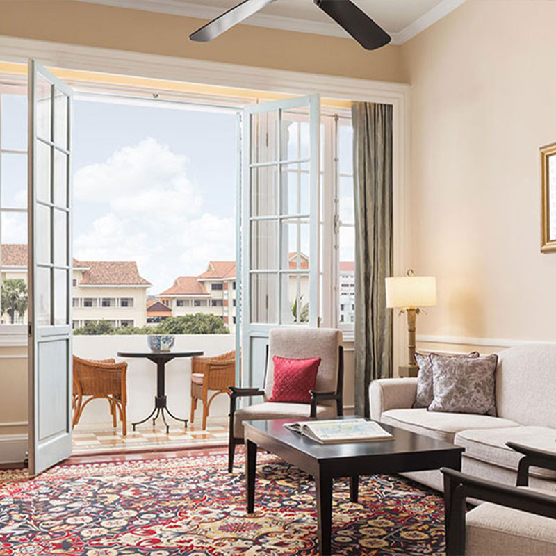 Landmark Suite, 1 King Bed, Pool View