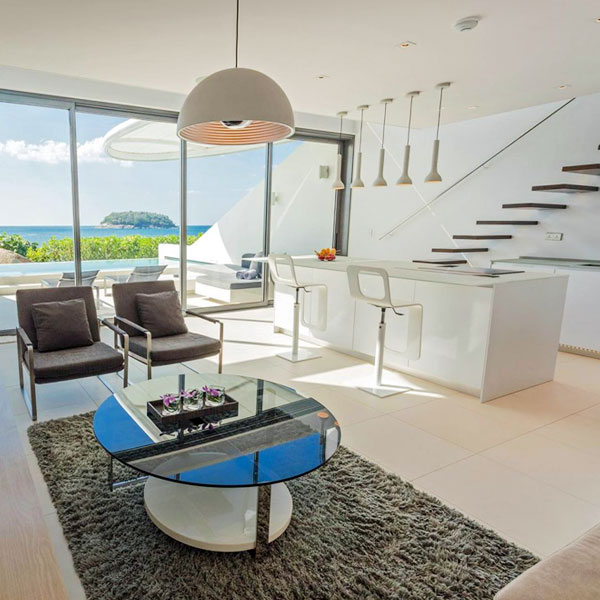 ONE-BEDROOM OCEAN POOL LOFT
