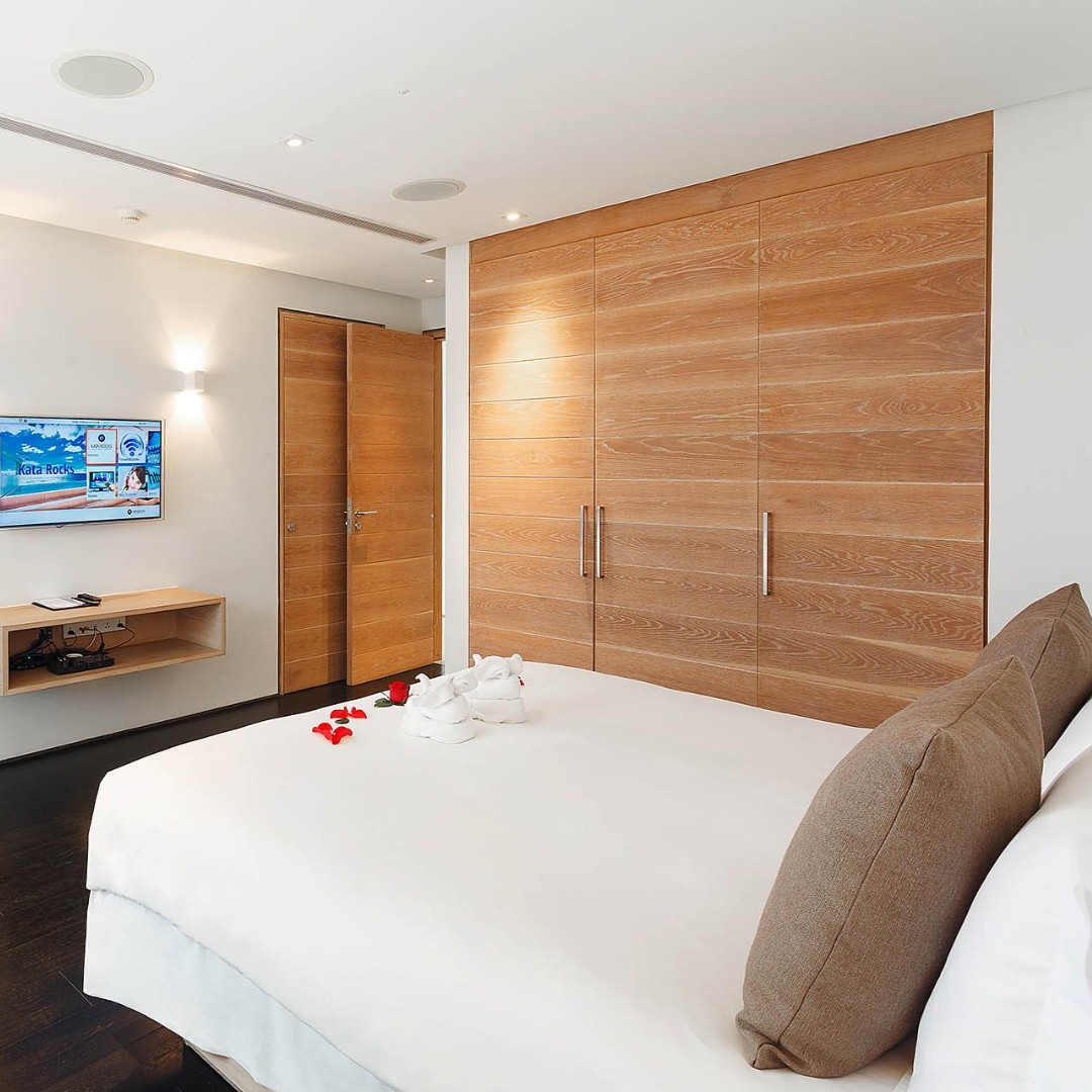 TWO-BEDROOM SKY POOL VILLA