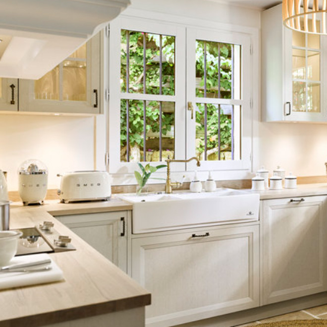 Four Bedroom Villa with Kitchen