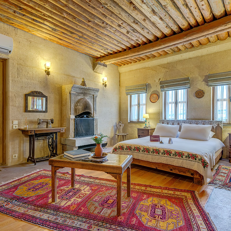 One-room Suite with Fireplace