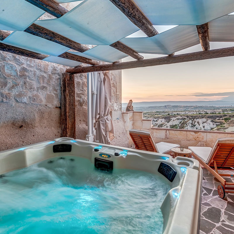 Royal Suite with Outdoor Hot Tub