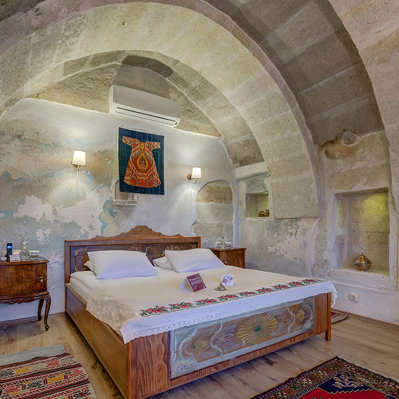 Royal Suite with Outdoor Hot Tub