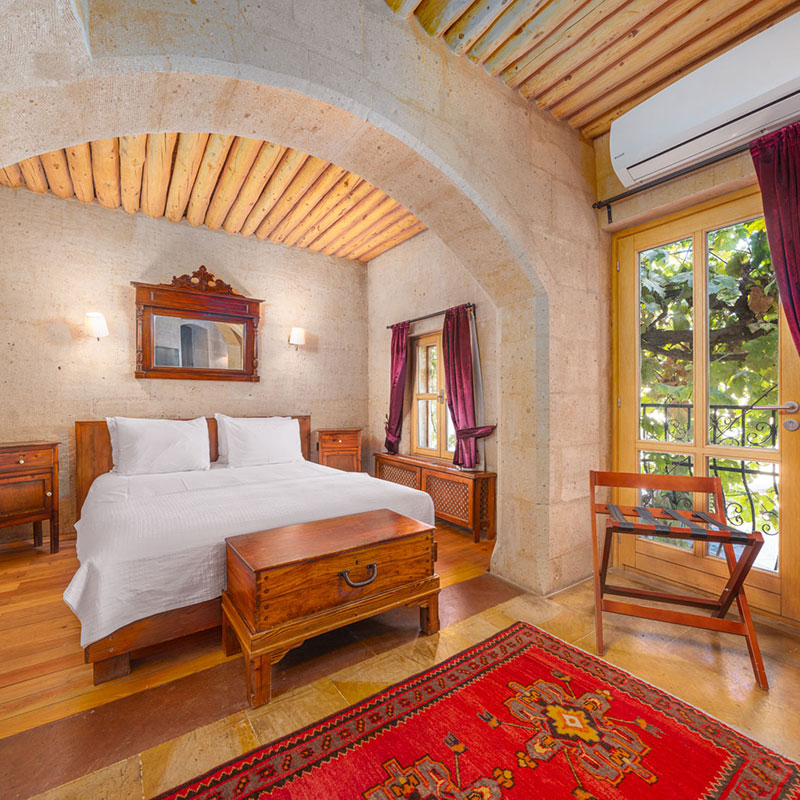 Royal King Suite with Outdoor Hot Tub