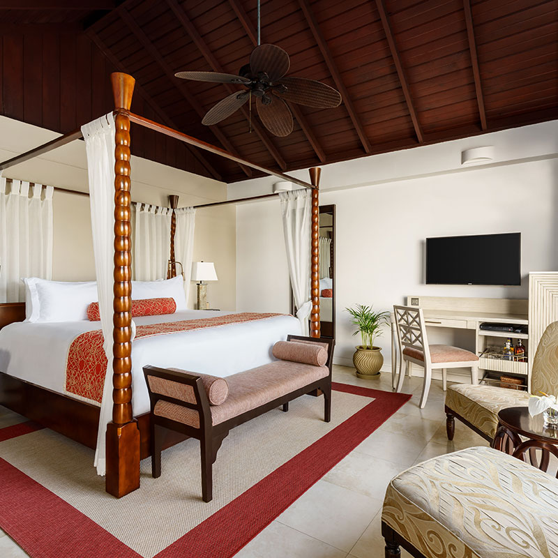 Luxury Almond Pool Suite 