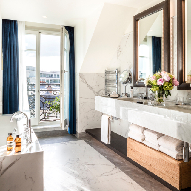 Eiffel Tower Suite