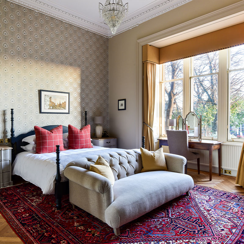 Roseate Junior Suite