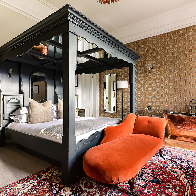 Roseate Junior Suite