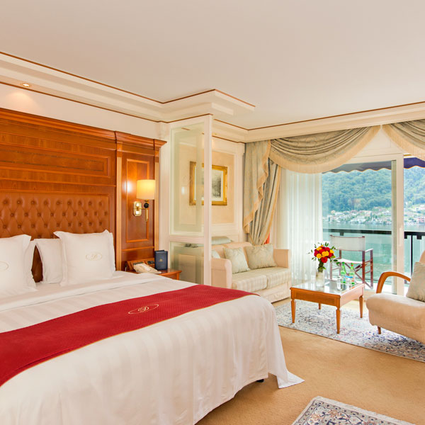 Deluxe Room Lake View 
