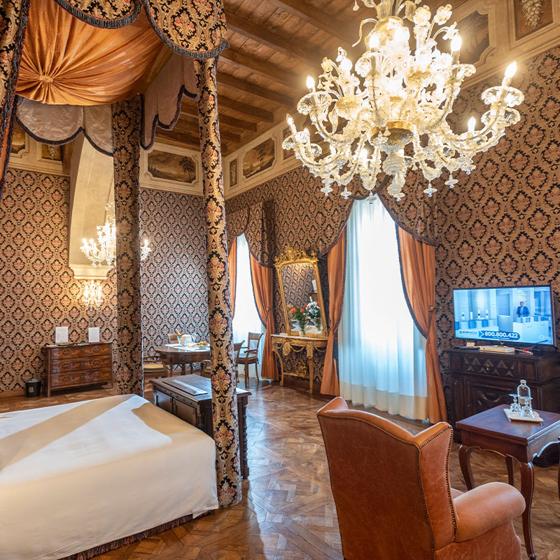Castle Luxury Room
