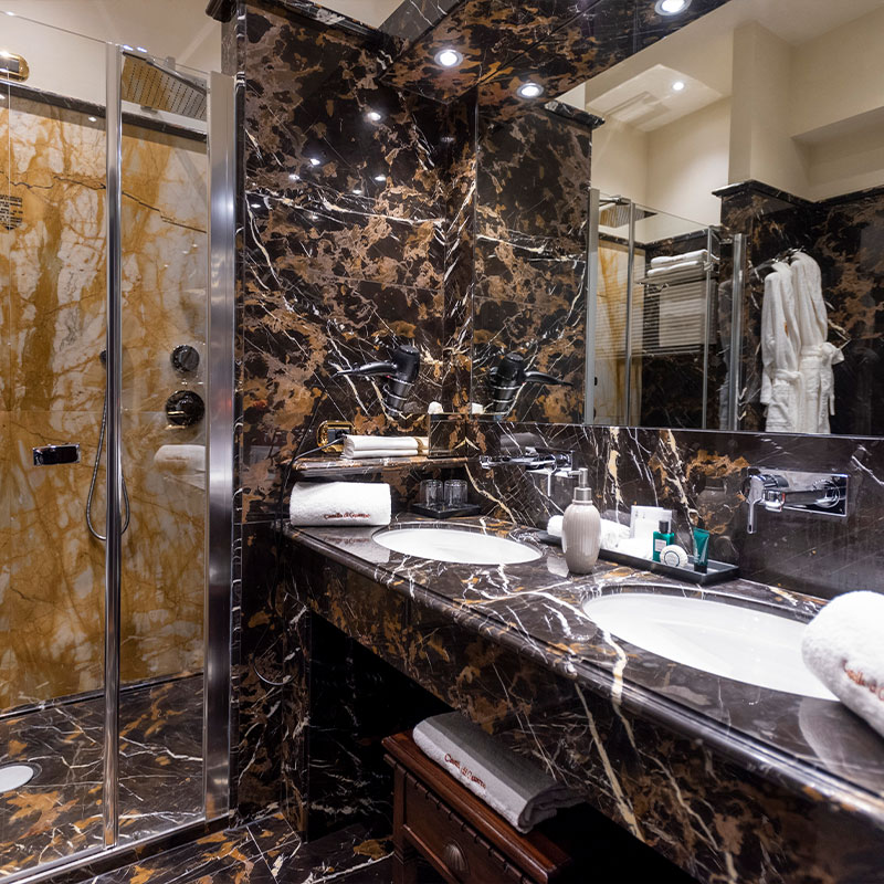Castle Luxury Room