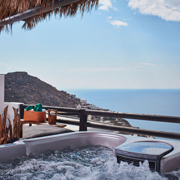 HEAVENLY RETREAT OUTDOOR JACUZZI